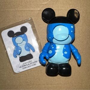 DISNEY VINYLMATION LAVA LAMP WITH COLLECTORS CARD!